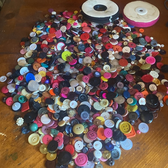 Vibrant Button Collection for Crafts - Picture 2 of 11